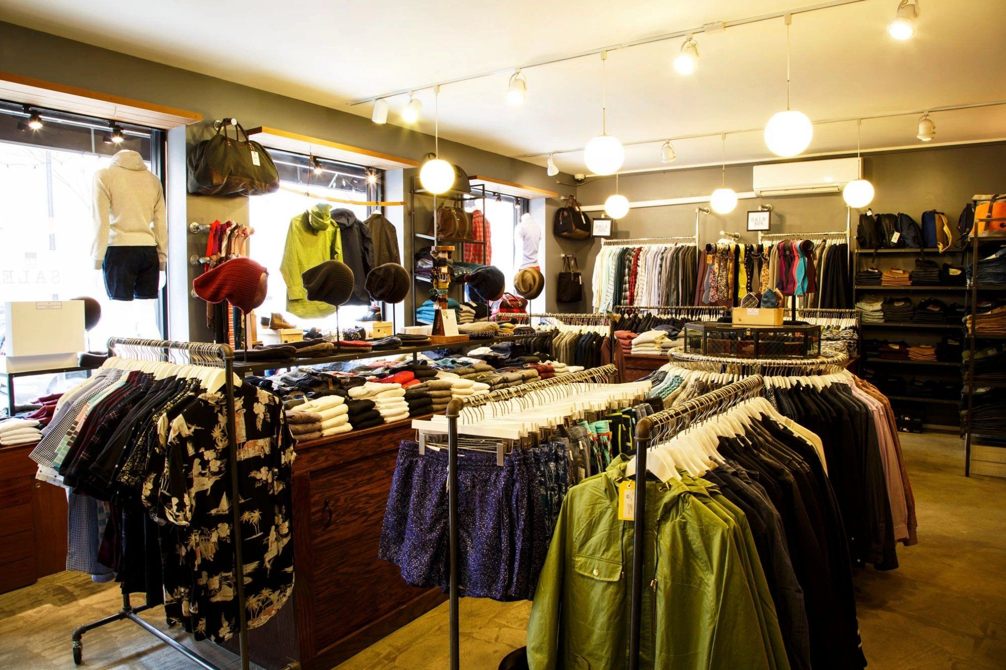 服装店装修新风尚 解析商场店铺风格与效果图精髓