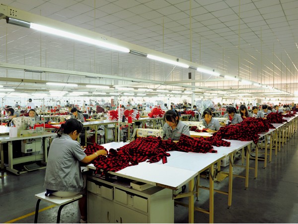 深圳制衣厂大型文化衫工厂 深圳市鑫美祺服饰引领制服与工作服定制新风尚